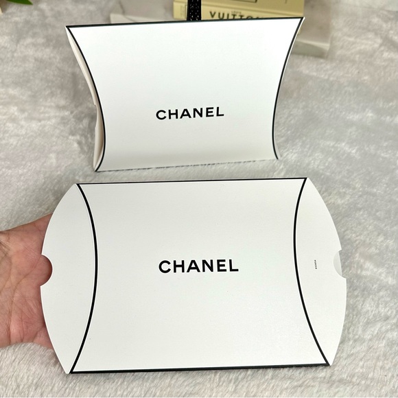 CHANEL Pillow Pack 5 NEW gift box sleeve for jewelry, beauty counter cosmetics - Picture 2 of 6